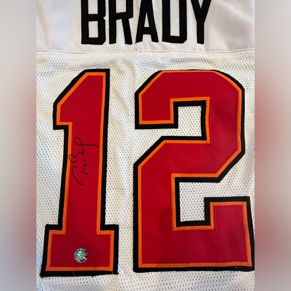 Signed Tom Brady #12 Tampa Bay buccaneers jersey - Picture 2 of 5